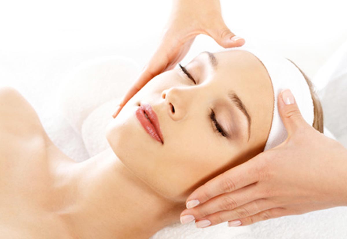 Elegant & Entspannend Gesichtsbehandlung Ayla Kosmetik Düsseldorf